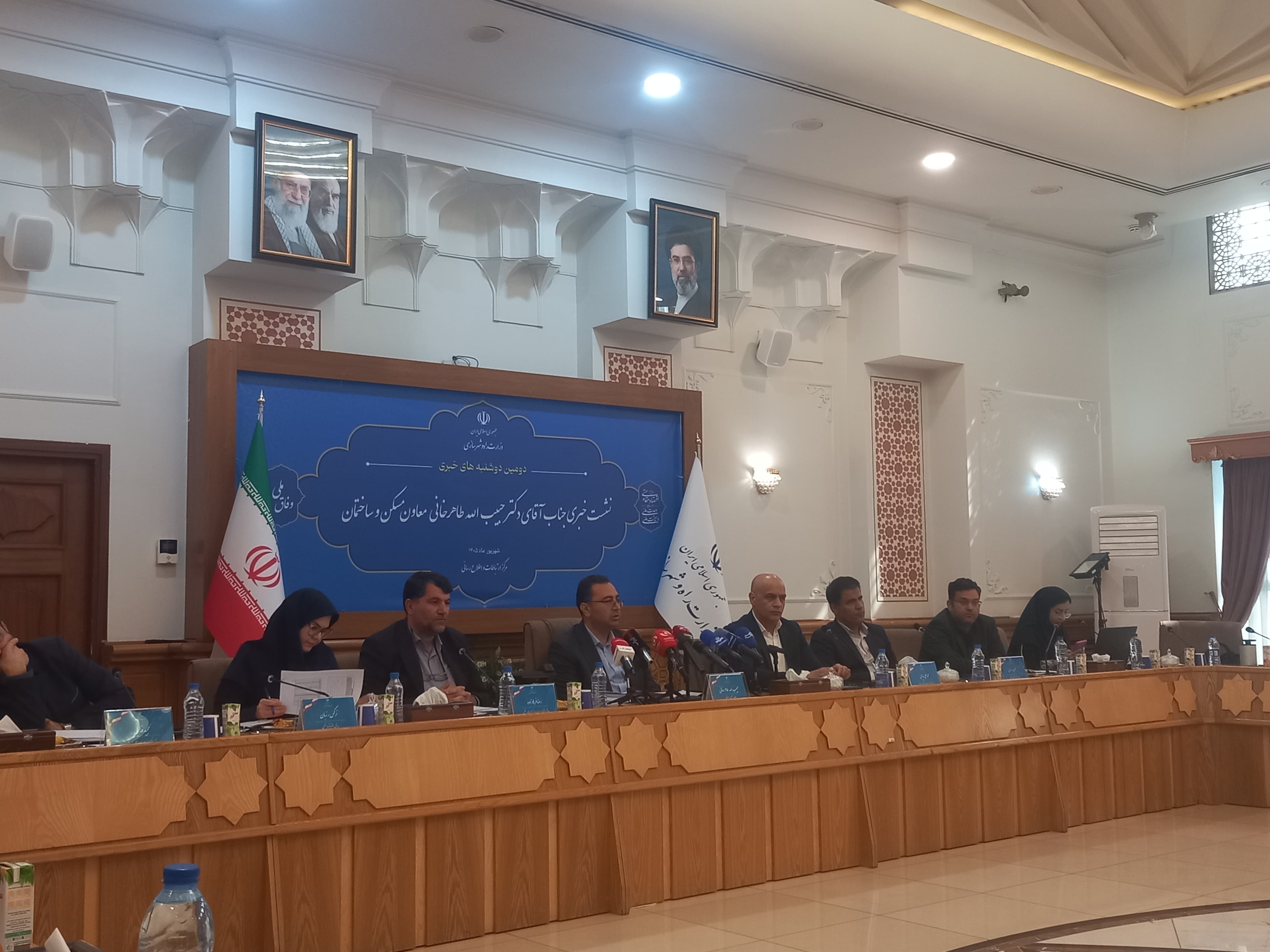 بیش از ۱۶۰ هزار واحد از ۸۵۰ هزار واحد مسکن هنوز آغاز نشده بود/ پیری جمعیت سیاستگذاری مسکن رو تغییر میدهد + فیلم