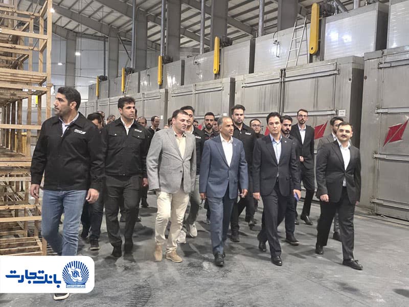 بازدید مدیرعامل بانک تجارت از شرکت «آکو باتری» در راستای تقویت همکاریها