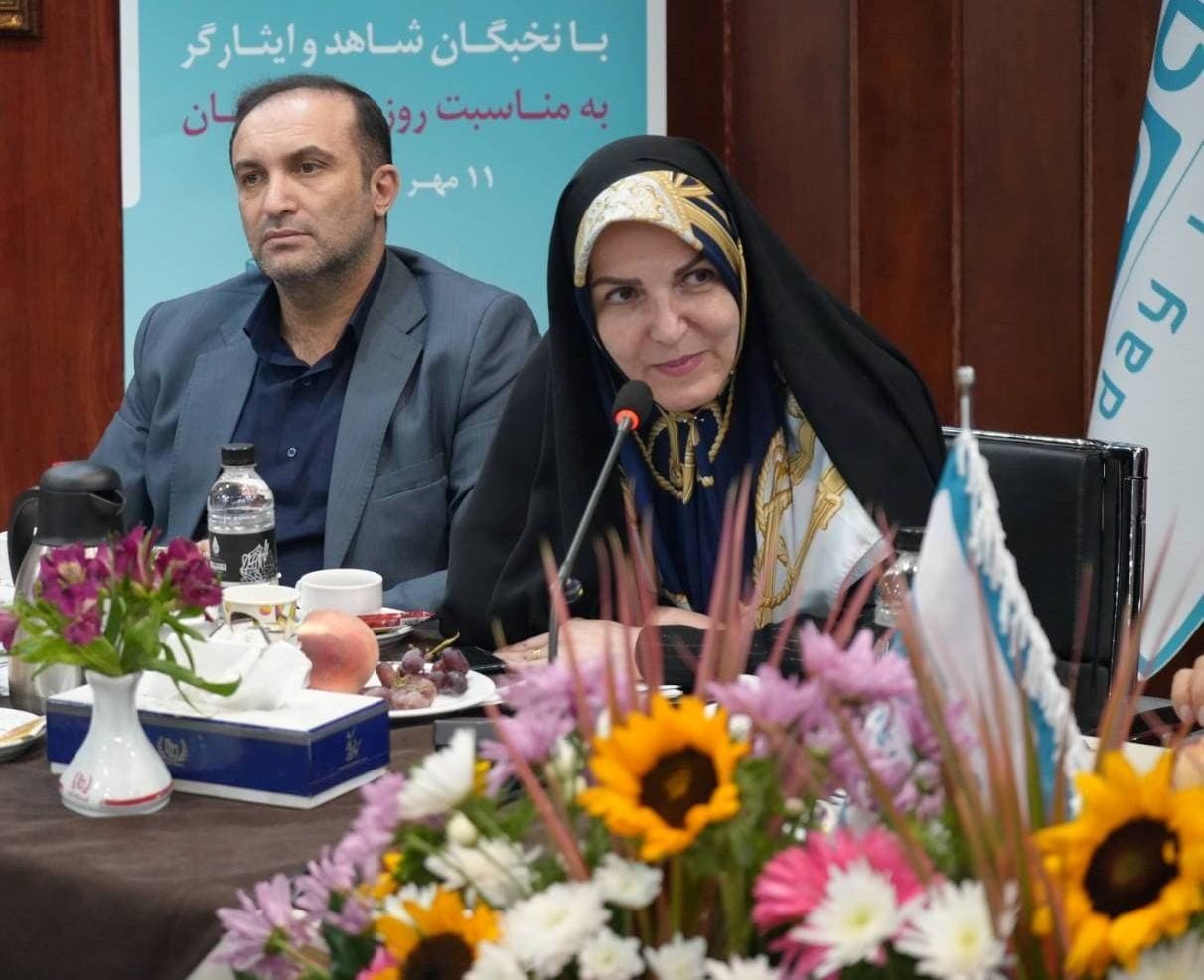 تأکید مشاور رئیسجمهور بر راهاندازی میز حل مسئله با نخبگان در بیمه دی/ ابلاغ سلام رییس جمهور به ایثارگران