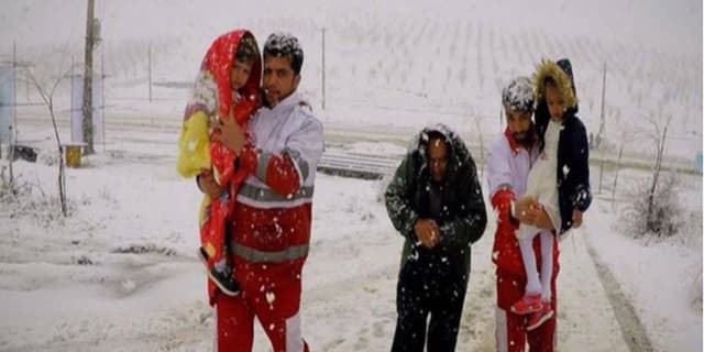 کمک رسانی به ۹۶۷۸ نفر در برف و کولاک