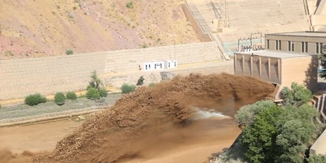 بازگشایی دریچههای سد لتیان/ از اتراق و تردد در حاشیه رودخانه جاجرود خودداری کنید