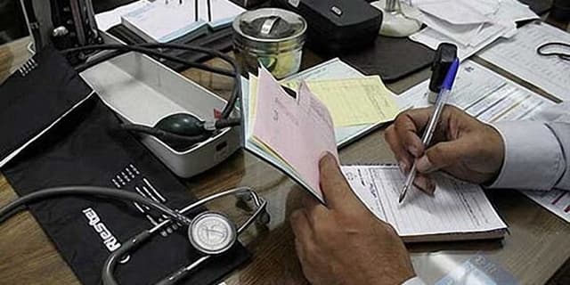 کادر درمان در مناطق محروم از پرداخت مالیات معاف میشوند