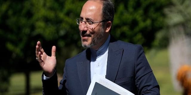 برکناری یک معاون وزیر به دستور رئیسجمهور