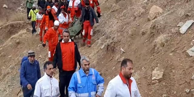 پیکر ۲ سرنشین سانحه هواپیمای آموزشی ساوجبلاغ منتقل شد
