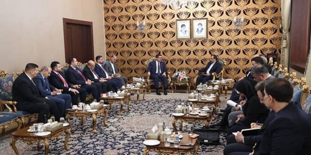 خاندوزی بر رفع موانع صادرات فنی و مهندسی بین ایران و عراق تاکید کرد