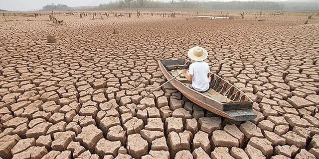 تغییرات اقلیمی خطرناکتر از حملات نظامی و بحرانهای سیاست است