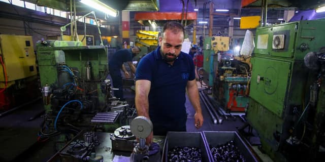 افت پیاپی تولید شرکتهای بورسی در تابستان ۱۴۰۳