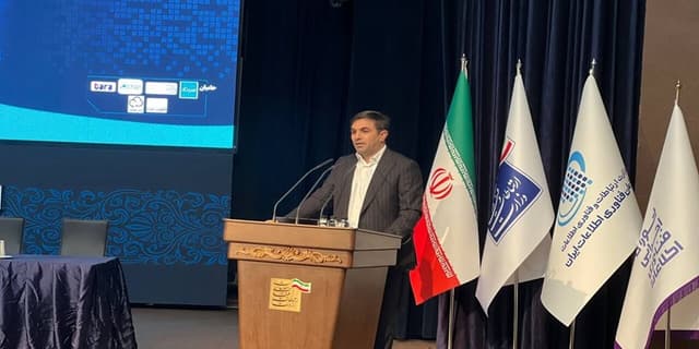 تنها راه رفع چالشهای کشور، استفاده از ابزارهای فناوری است