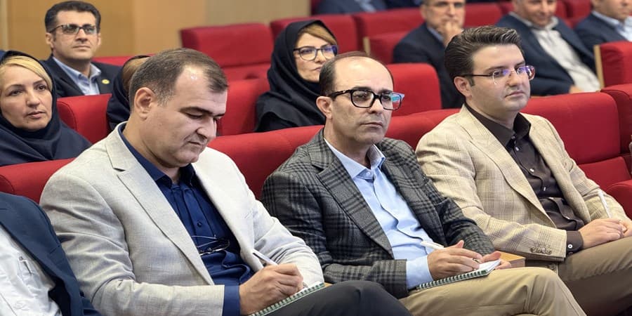 برگزاری نخستین نشست مدیرعامل بیمه البرز با معاونین مدیران و رؤسای ادارات