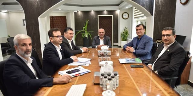 رضایتمندی کارکنان گمرک از خدمات بیمه البرز، زمینه ساز گسترش همکاری های مشترک شد