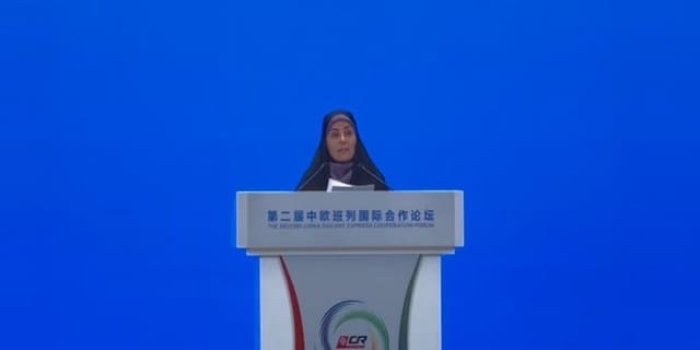 وزیر راه و شهرسازی: راهگذر ریل جنوبِ جاده ابریشم تکمیل میشود