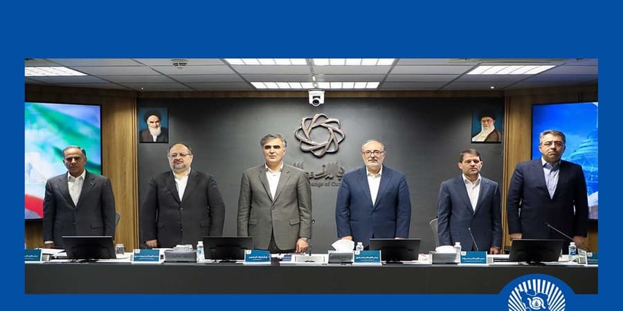 رونمایی از طرح پیشفروش ارز صادراتی برای اولین بار در بانک تجارت کلید خورد