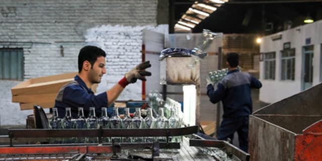 کارفرمایان در این شرایط هوای کارگران را داشته باشند